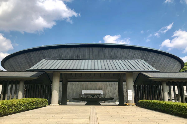 多磨霊園